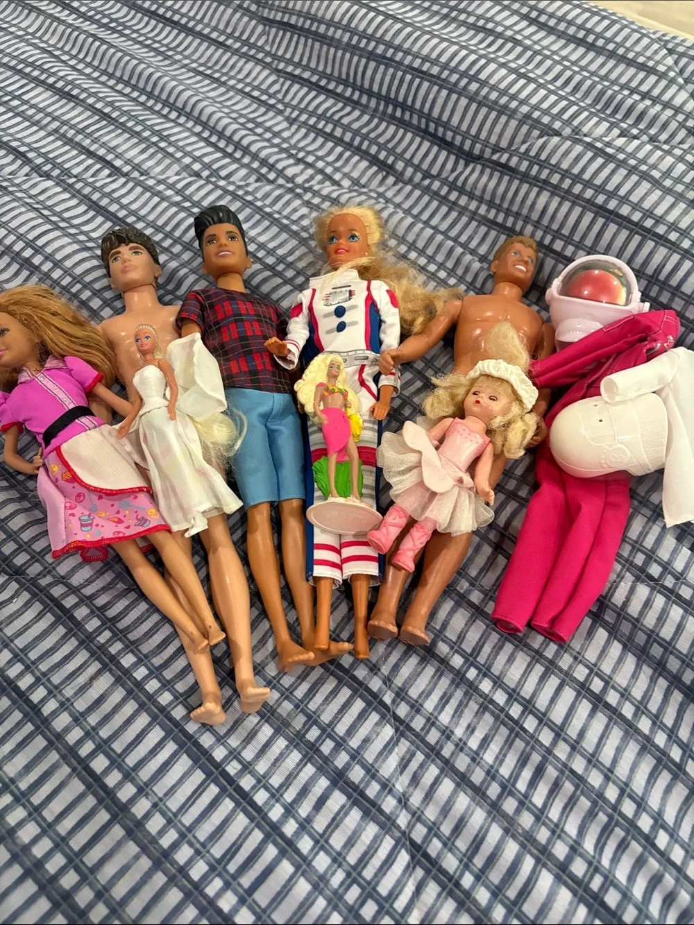Vintage 1990Mattel Barbie & Ken lot Fashion Dolls